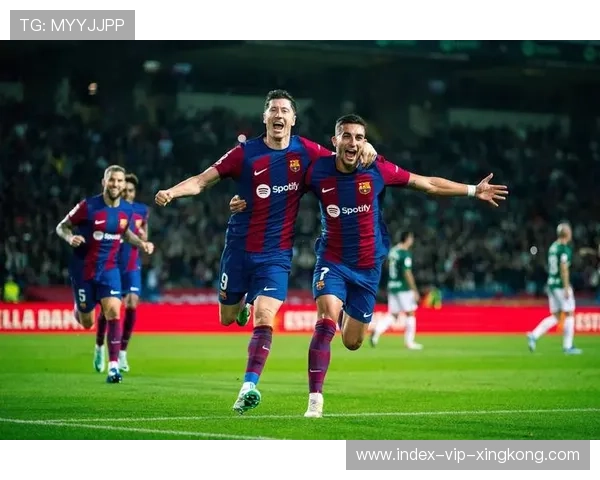 巴萨与皇马巅峰对决预热:荣耀之争再度升级 巴萨与皇马巅峰对决预热:荣耀之争再度升级