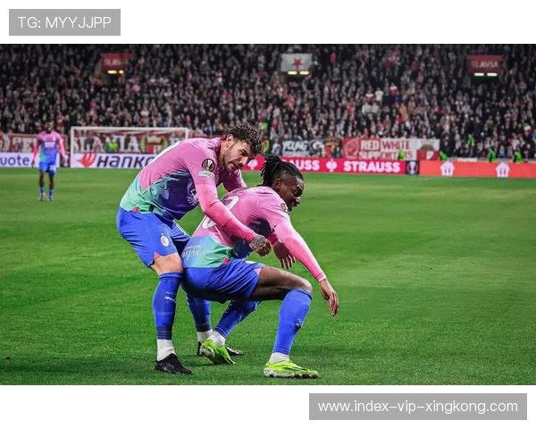 AC米兰中路灵感闪现，莱奥突然加速造成巨大破坏